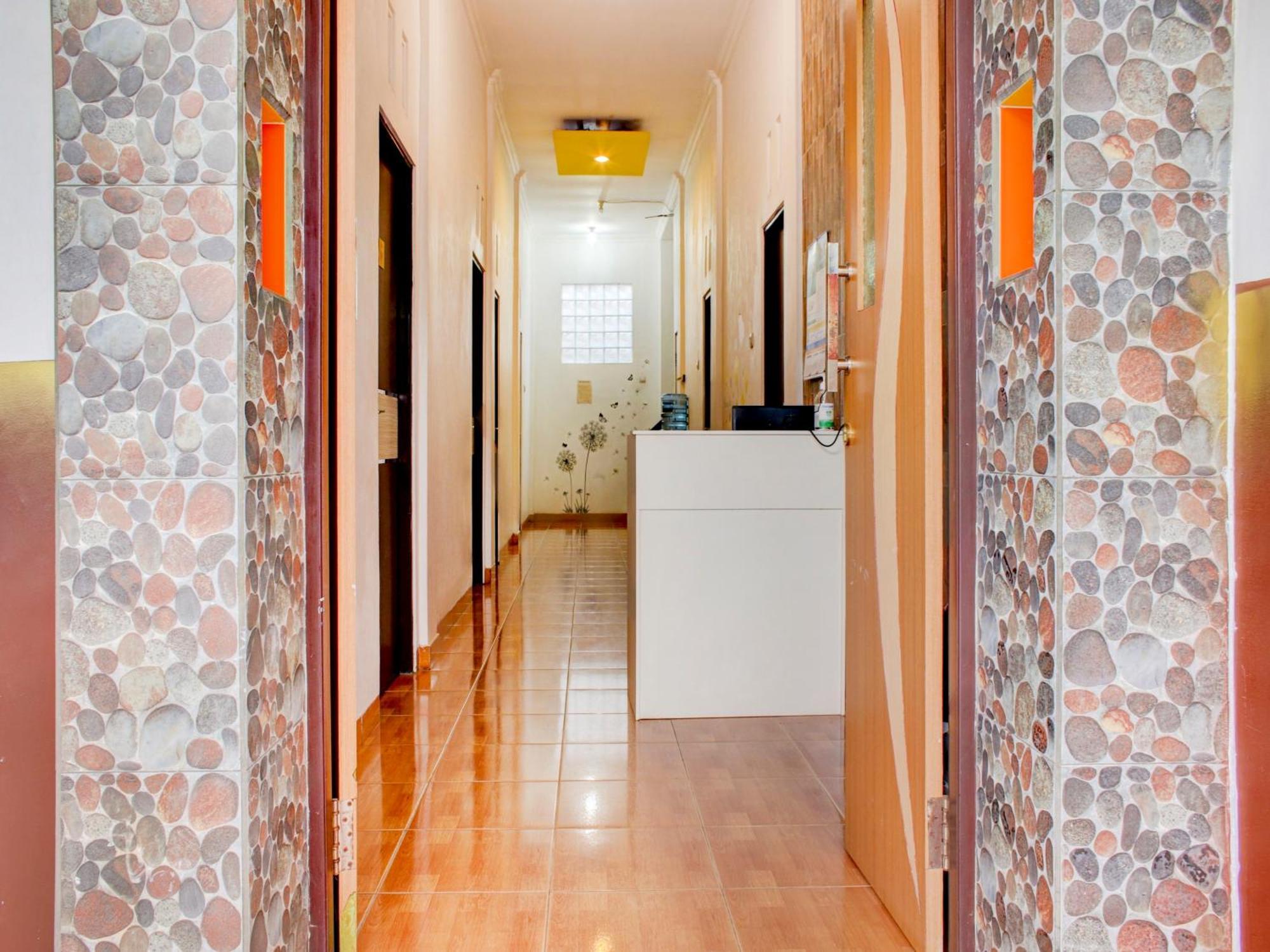 Oyo 3855 Homestay Semata Wayang Syariah Banjarbaru Exterior foto